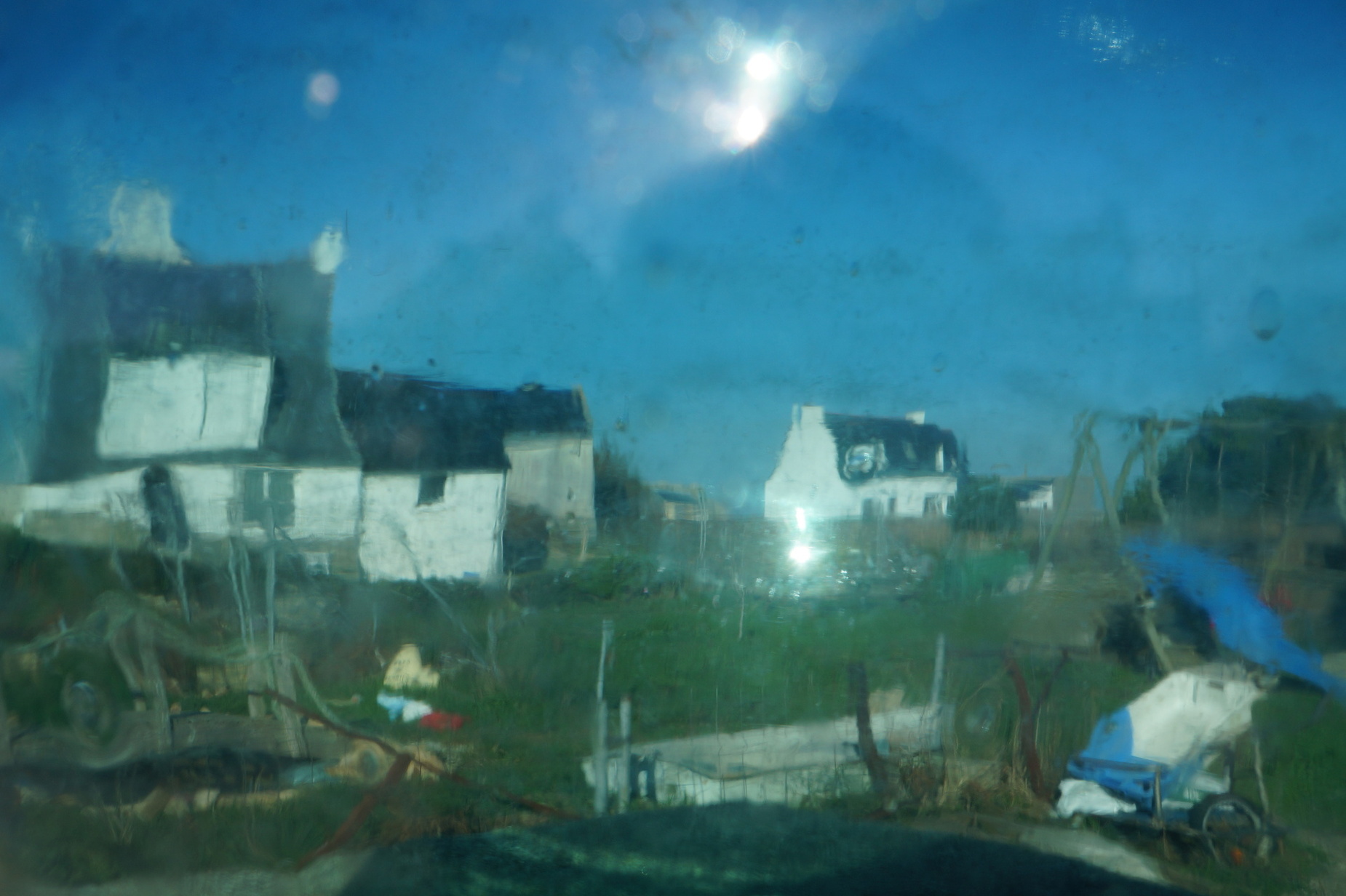 À travers un flotteur de filet de pêche